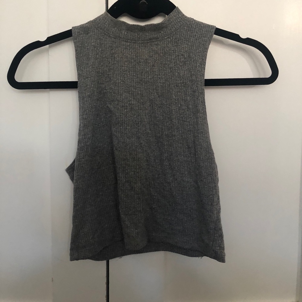 GRAY HIGH NECK CROP